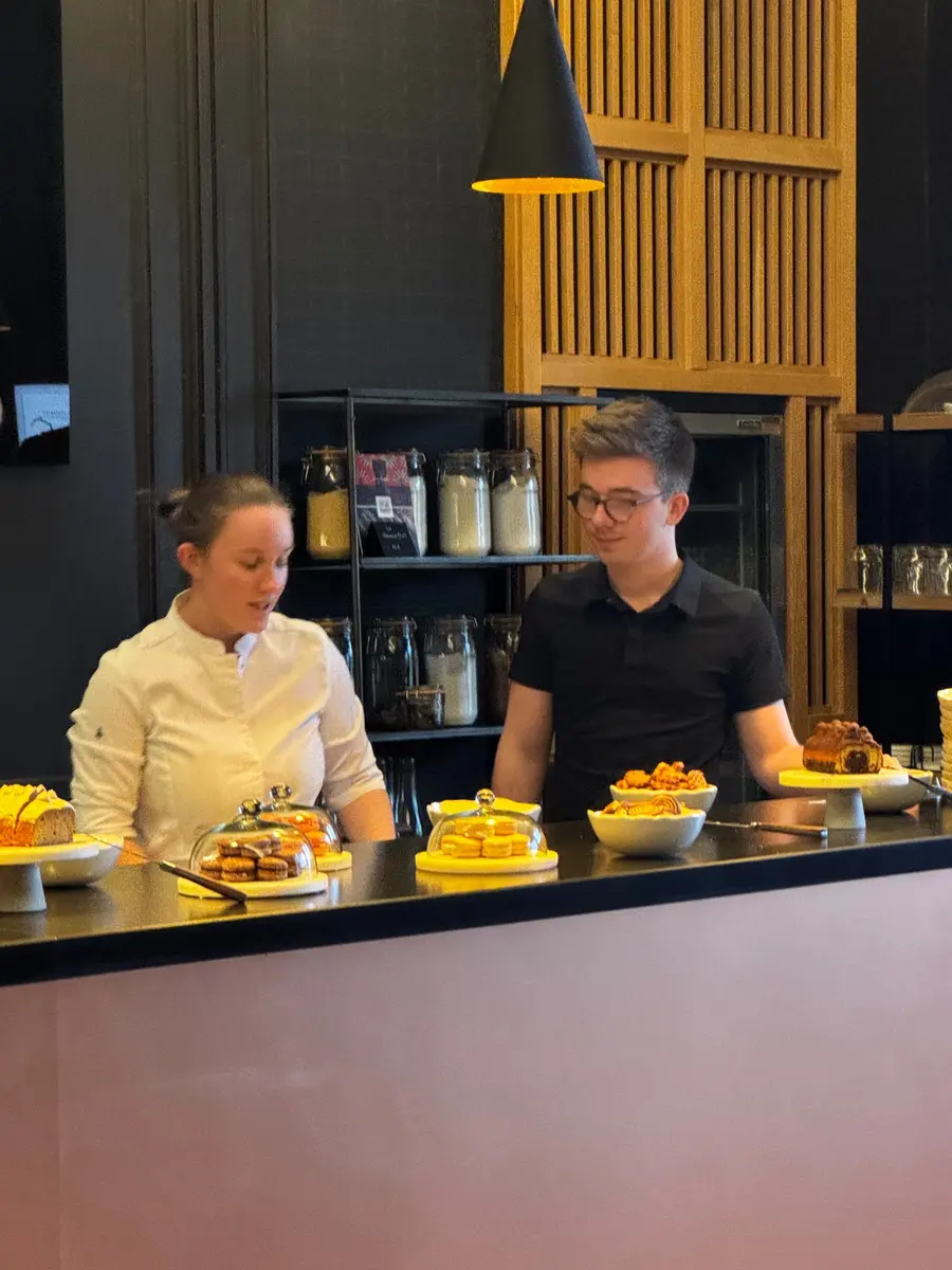 Carolyn et Tom lors d’un goûter événementiel