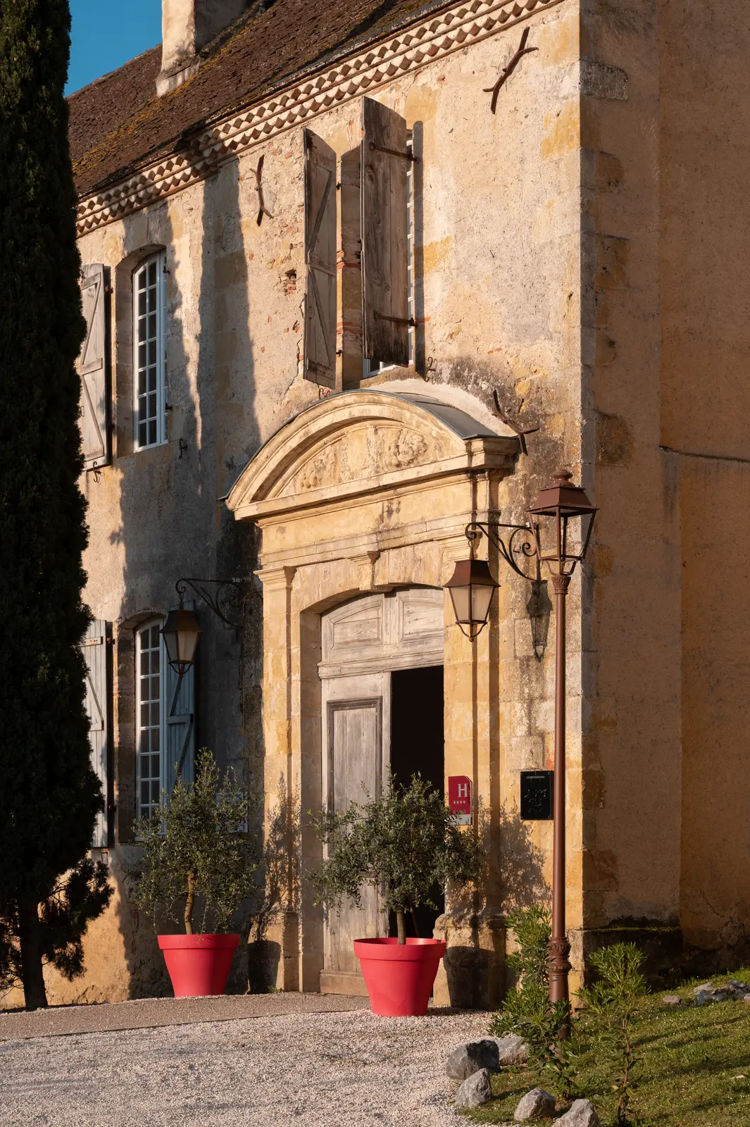 Façade historique du Monastère de Saint-Mont