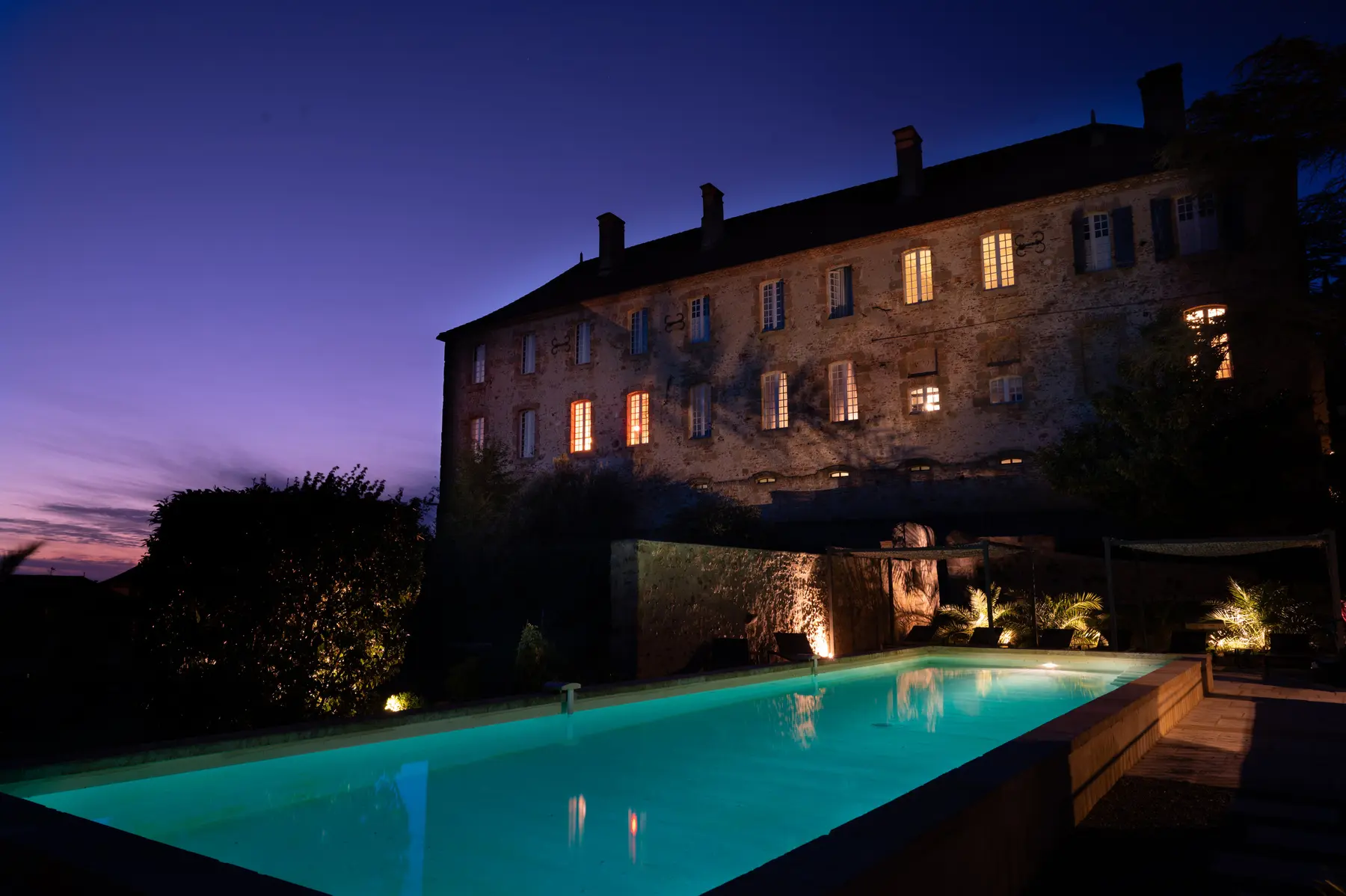 Le Monastère de Saint-Mont à la nuit tombée