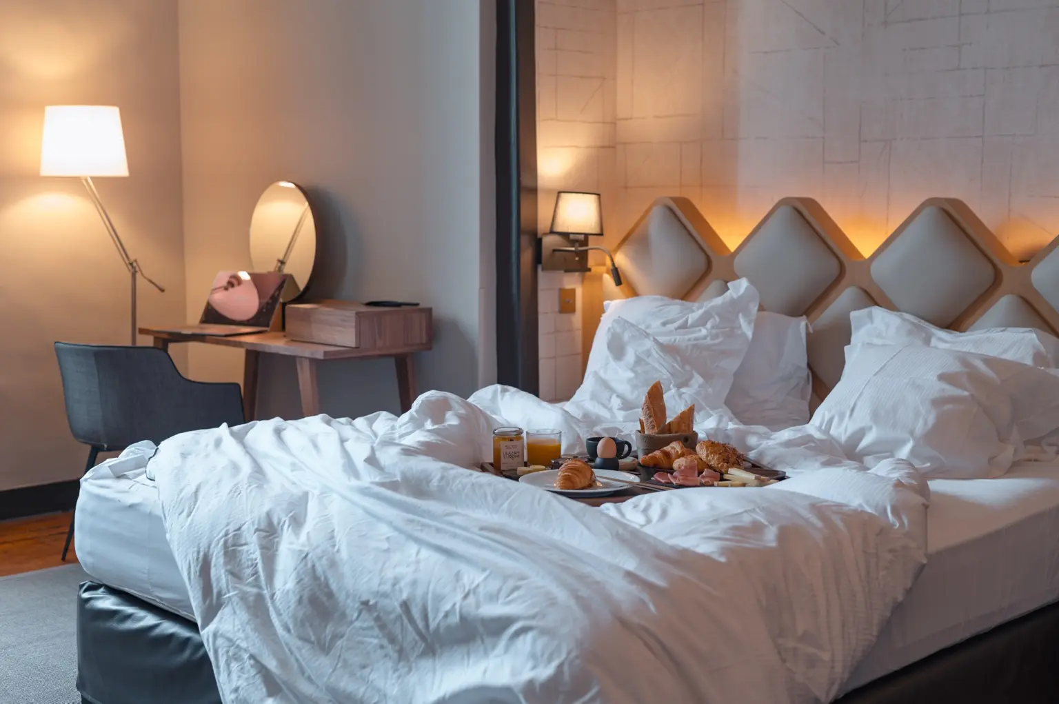 Petit-déjeuner servi dans une chambre du Monastère